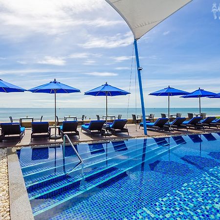 Amari Hua Hin Hotel Exterior photo The swimming pool at the hotel