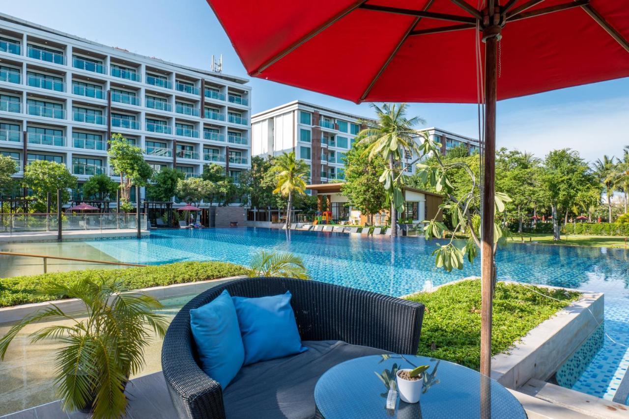 Amari Hua Hin Hotel Exterior photo The swimming pool at the hotel