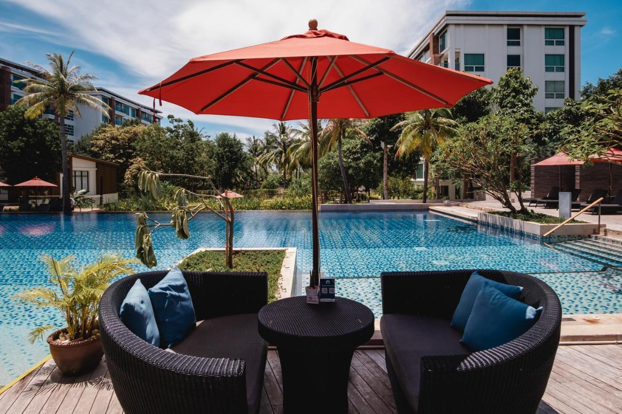 Amari Hua Hin Hotel Exterior photo The swimming pool at the resort