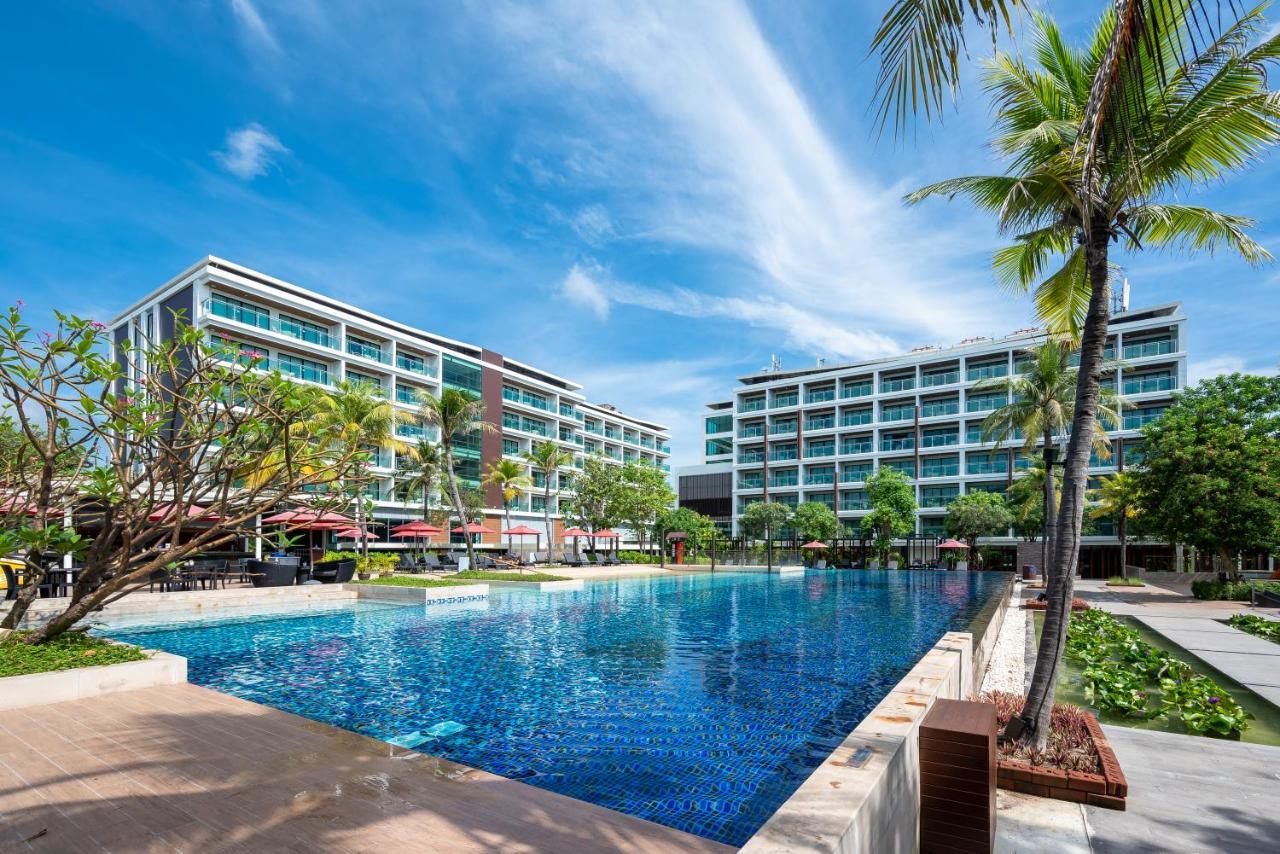 Amari Hua Hin Hotel Exterior photo The swimming pool at the resort